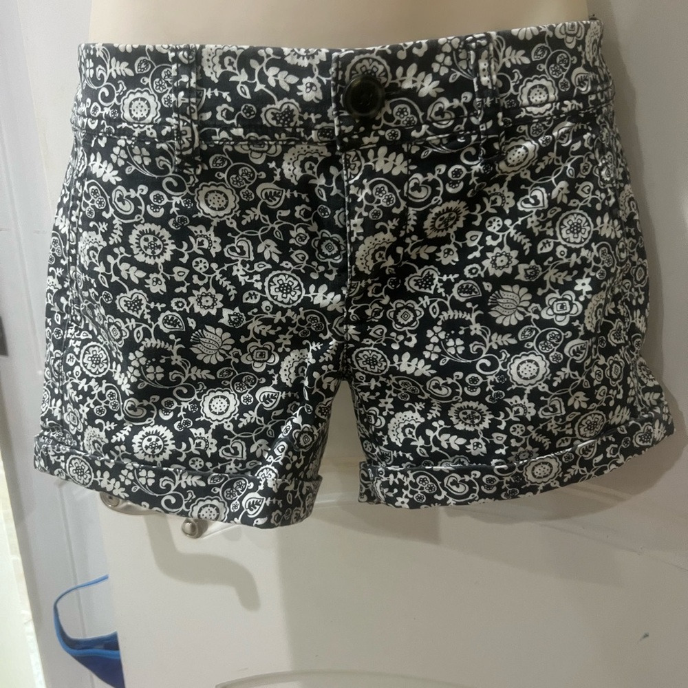 New American Eagle outfitters Midi shorts black & white size 00